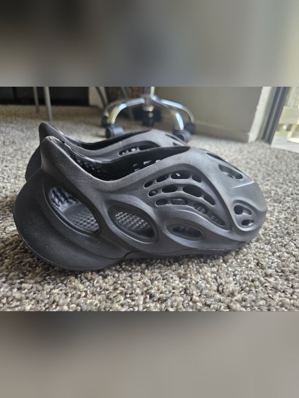 adidas Yeezy Foam RNROnyx

Return